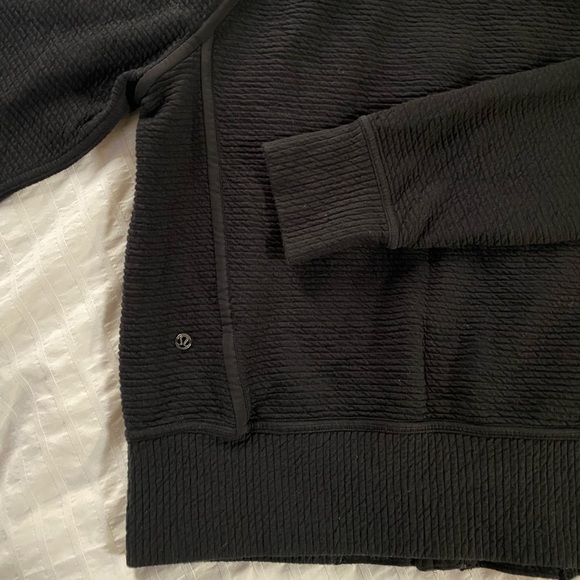 !SOLD! LULULEMON ON REPEAT JACKET - Picture 7 of 10